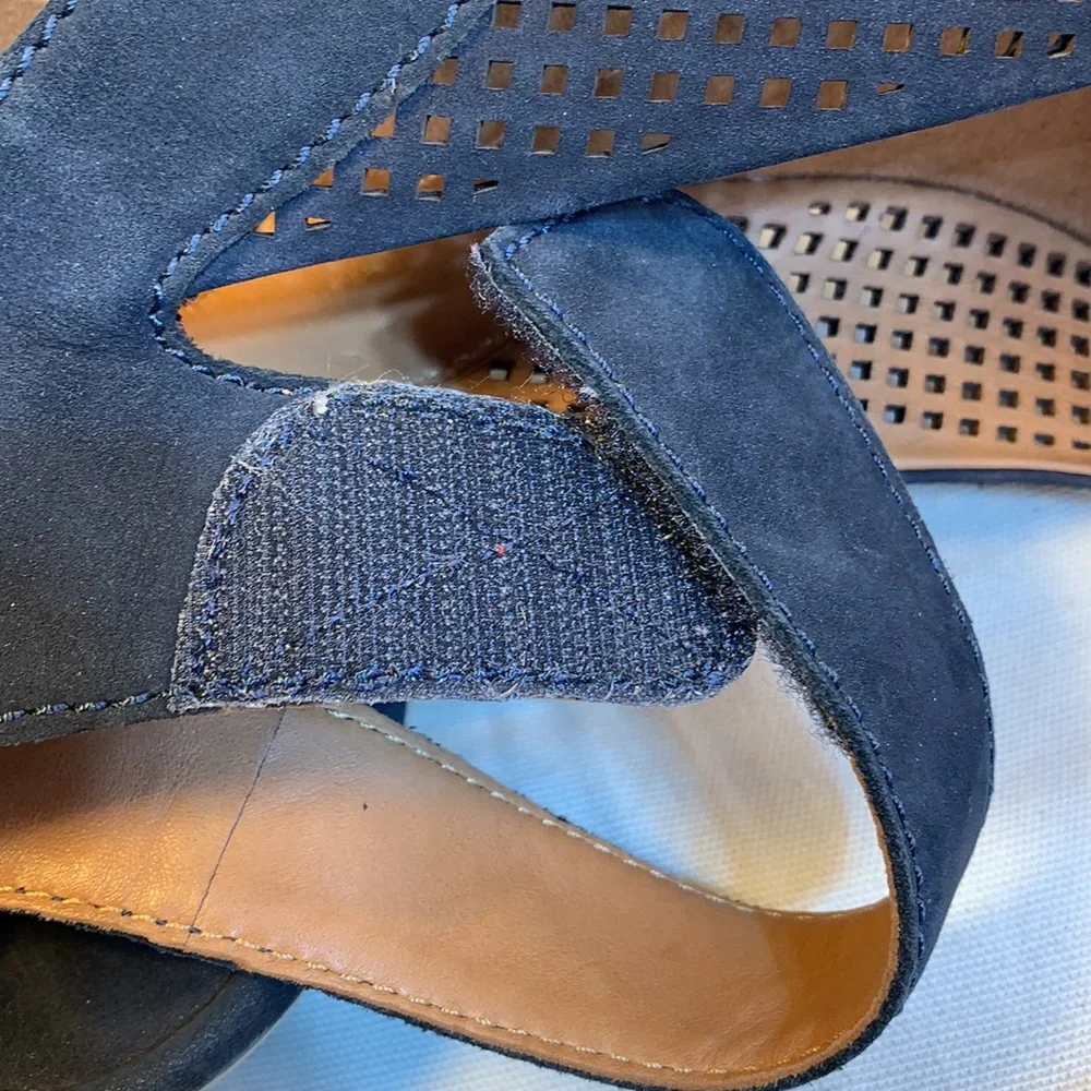 Clarks almost NEW, worn once leather ankle strap
